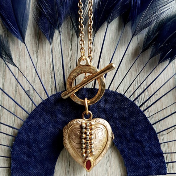 Golden Heart Keepsake Locket Necklace